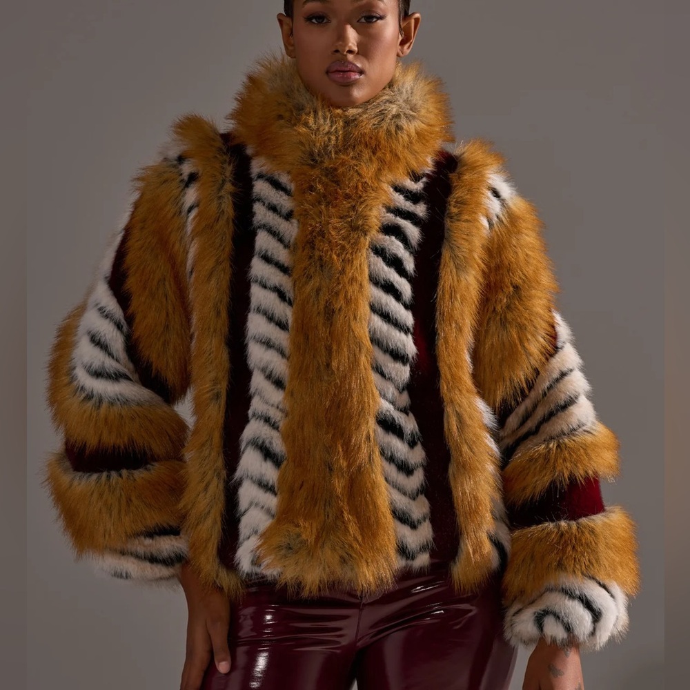 Akira Luxurious Faux Fur Striped Jacket L Size Large OLYMPIA PANELED Coat